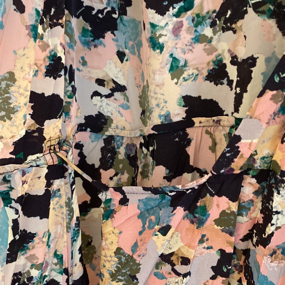 IRO Paris, 40, “bloomy” wrap dress, beautiful floral pattern!Needs small repair - Picture 7 of 12